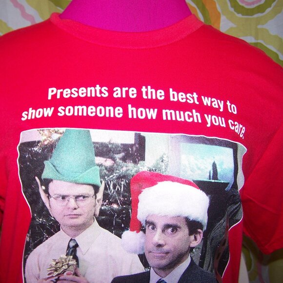 The Office NWT Christmas SS T-Shirt Sz M - Picture 3 of 6